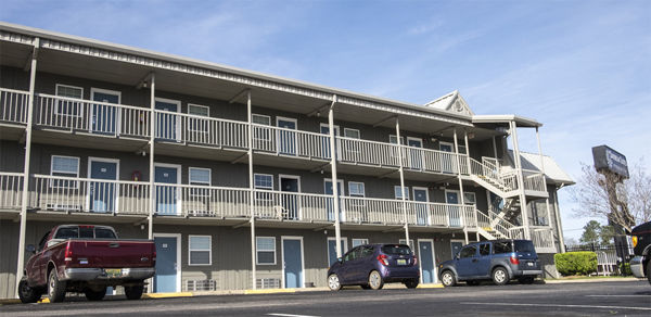 Daybreak Suites Extended Stay ドーサン エクステリア 写真